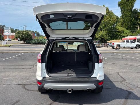 Used 2018 Ford Escape Titanium w/ Ford Safe & Smart Package AWD/4WD image 21