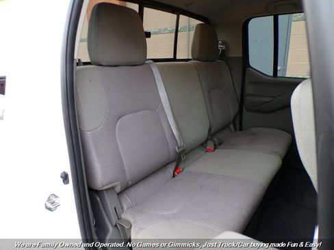 Used 2018 Nissan Frontier SV image 21