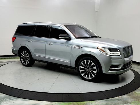 Used 2020 Lincoln Navigator Reserve image 3