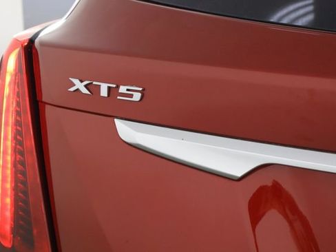 Used 2021 Cadillac XT5 Premium Luxury w/ LPO, Floor Liner Package FWD image 41
