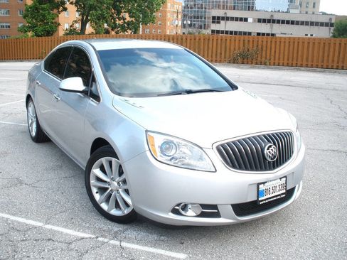 Used 2012 Buick Verano Leather FWD image 2