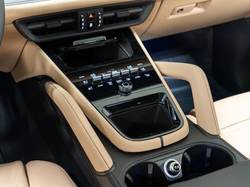 New 2026 Porsche Cayenne Coupe AWD/4WD image 24