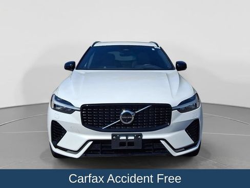 Used 2022 Volvo XC60 T8 R-Design w/ Advanced Package AWD/4WD image 2