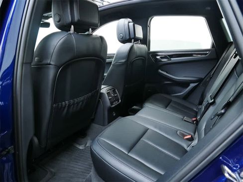 Used 2025 Porsche Macan image 13