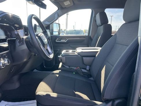 Used 2025 GMC Sierra 2500 SLE w/ Preferred Package image 15