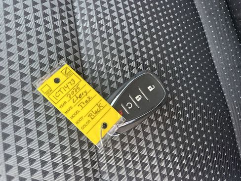 Used 2025 Chevrolet Trax LT w/ LT Convenience Package image 31