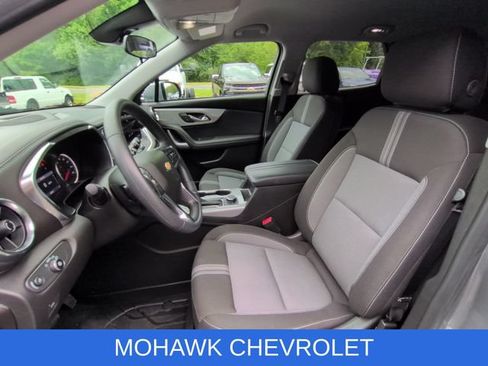 Used 2025 Chevrolet Blazer LT AWD/4WD image 9