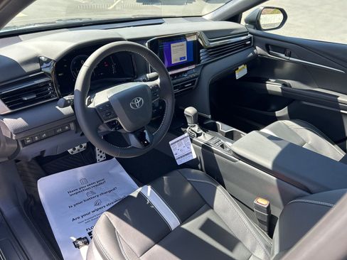 Used 2026 Toyota Camry SE image 13