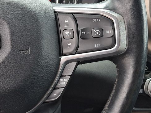 Used 2019 RAM 1500 Laramie AWD/4WD image 23