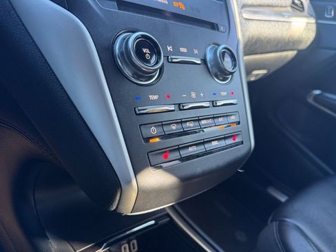 Used 2018 Lincoln MKC Premiere image 14