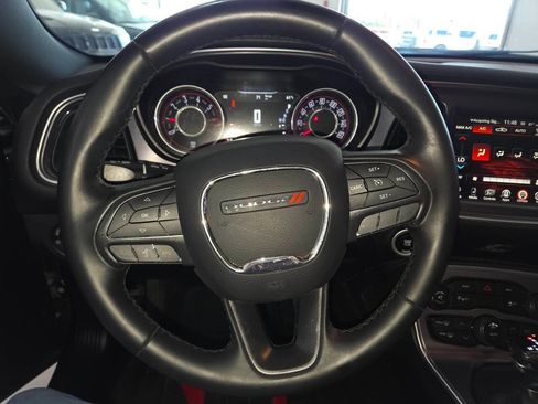 Used 2016 Dodge Challenger R/T w/ Driver Convenience Group RWD image 31