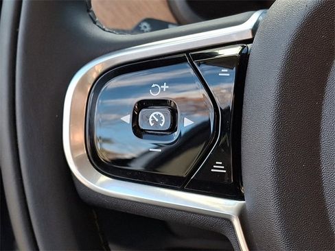 Used 2018 Volvo S90 T6 Inscription w/ Convenience Package image 18