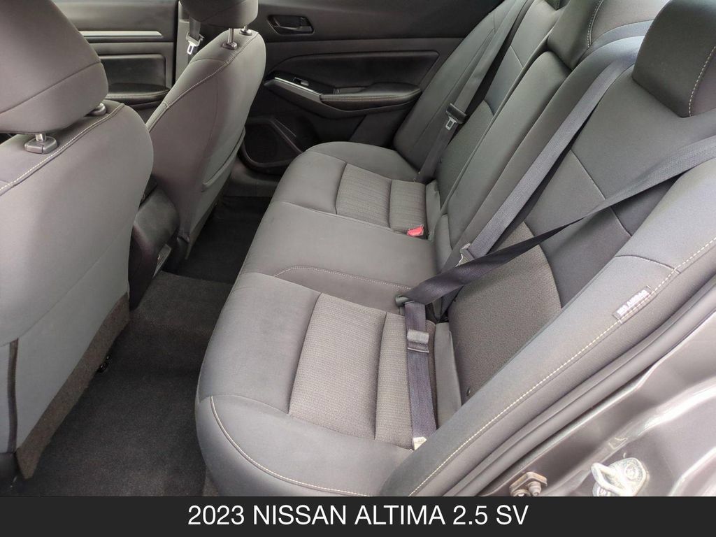 Used 2023 Nissan Altima 2.5 SV FWD image 16