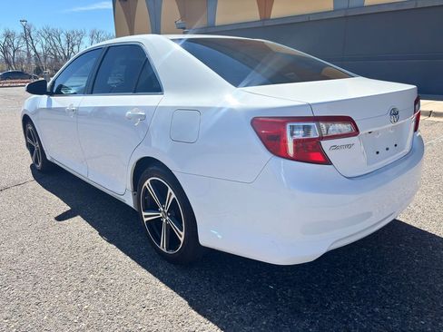 Used 2014 Toyota Camry LE image 7
