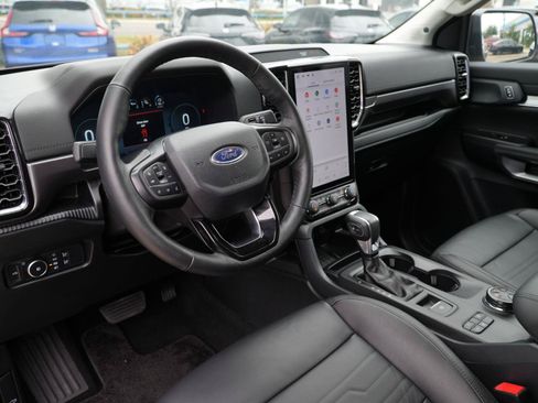 Used 2025 Ford Ranger Lariat w/ Black Appearance Package AWD/4WD image 6