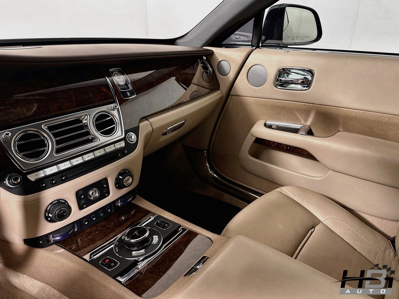 Used 2015 Rolls-Royce Wraith RWD image 15