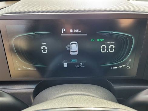 Used 2023 Kia Niro LX image 21