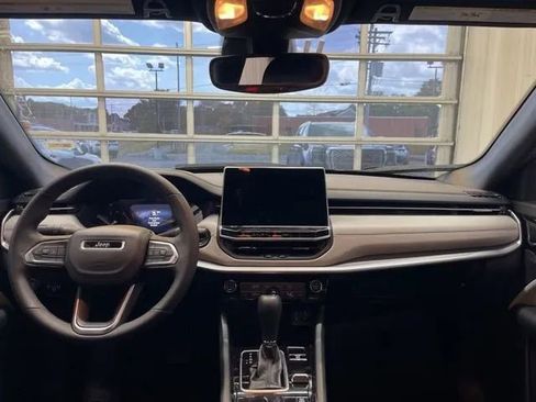 Used 2025 Jeep Compass Limited AWD/4WD image 20