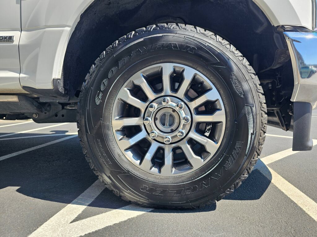 Used 2020 Ford F250 Lariat w/ Lariat Ultimate Package AWD/4WD image 9