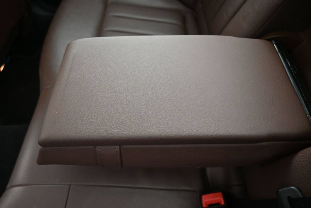 Used 2016 Mercedes-Benz E 350 4MATIC Sedan image 17