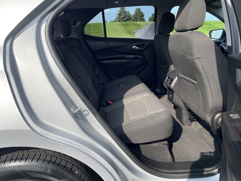 Used 2018 Chevrolet Equinox LT FWD image 23