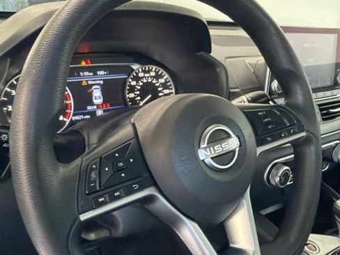 Used 2024 Nissan Altima 2.5 SV FWD image 13