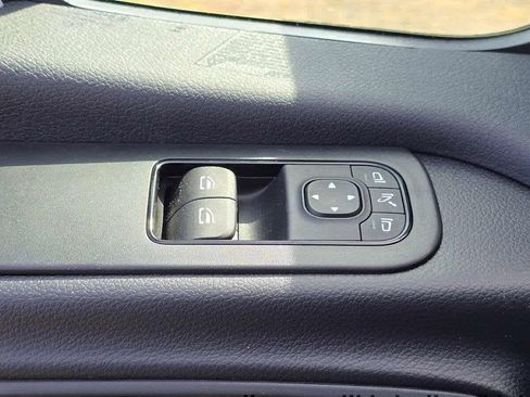 Used 2025 Mercedes-Benz Sprinter 2500 image 25