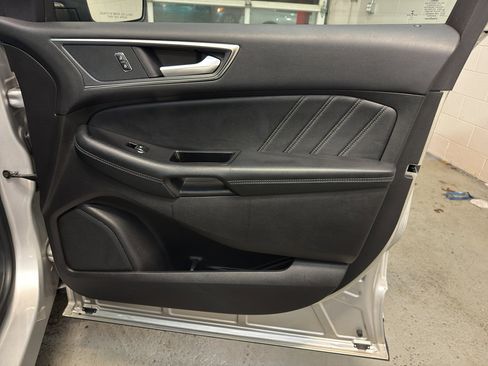 Used 2017 Ford Edge Sport w/ Technology Package image 22