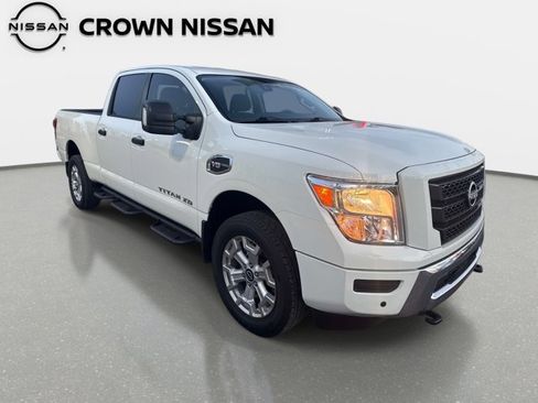 Certified 2024 Nissan Titan SV w/ SV Convenience Package image 12