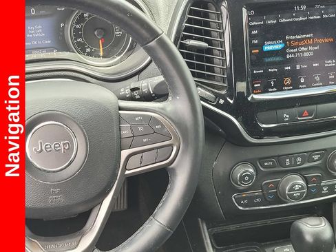 Used 2019 Jeep Cherokee Limited w/ Luxury Group FWD image 13