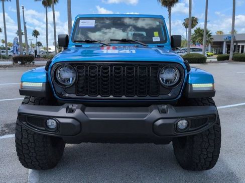 Used 2024 Jeep Gladiator Sport AWD/4WD image 9