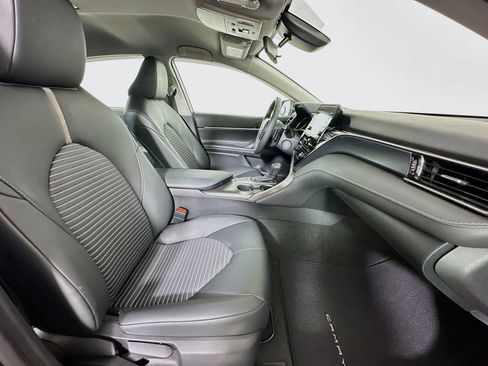 Used 2023 Toyota Camry SE image 29