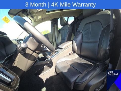 Used 2023 Volvo XC40 B5 Plus AWD/4WD image 27