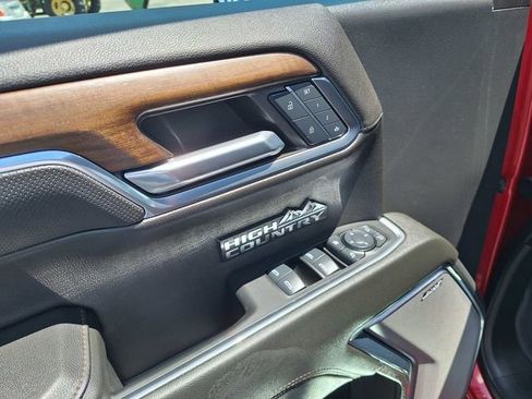 Used 2024 Chevrolet Silverado 1500 High Country w/ High Country Premium Package AWD/4WD image 18