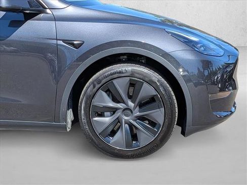 Used 2025 Tesla Model Y Long Range AWD/4WD image 24
