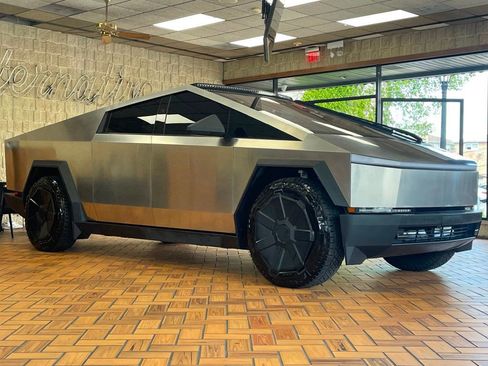 Used 2024 Tesla Cybertruck Cyberbeast AWD/4WD image 8