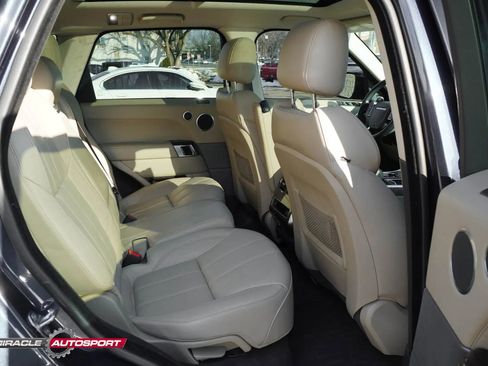 Used 2014 Land Rover Range Rover Sport HSE image 38