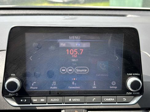 Used 2022 Nissan Altima 2.5 SV image 17