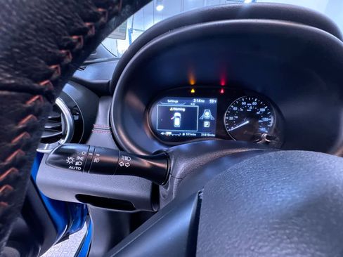 Used 2021 Nissan Kicks SR image 18