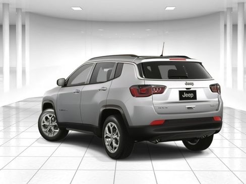 Certified 2025 Jeep Compass Latitude w/ Sun & Sound Group image 4