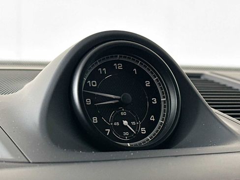 New 2025 Porsche Macan image 16