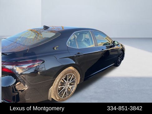 Used 2021 Toyota Camry SE image 7