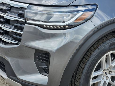 New 2026 Ford Explorer Active RWD image 10