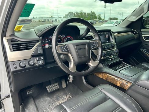 Used 2016 GMC Yukon XL Denali w/ Open Road Package AWD/4WD image 9