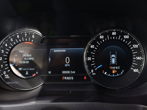 Used 2018 Ford Explorer Platinum image 27