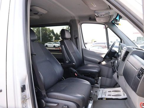 Used 2015 Mercedes-Benz Sprinter 2500 image 27