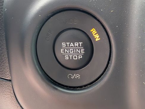 Used 2020 Jeep Wrangler Unlimited Sahara w/ LED Lighting Group AWD/4WD image 25