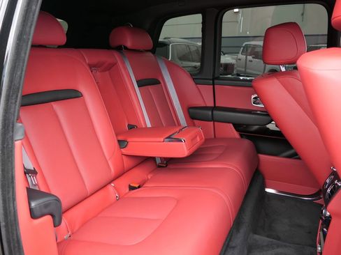 Used 2022 Rolls-Royce Cullinan AWD/4WD image 27