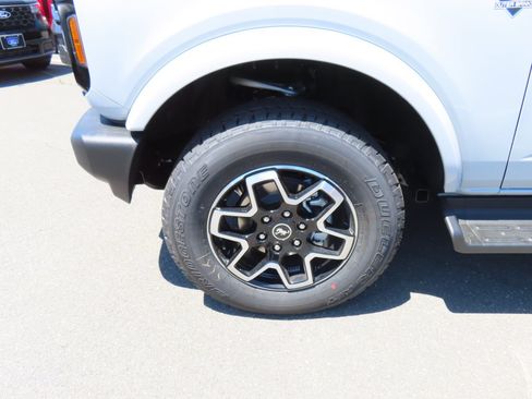 New 2026 Ford Bronco Outer Banks AWD/4WD image 8
