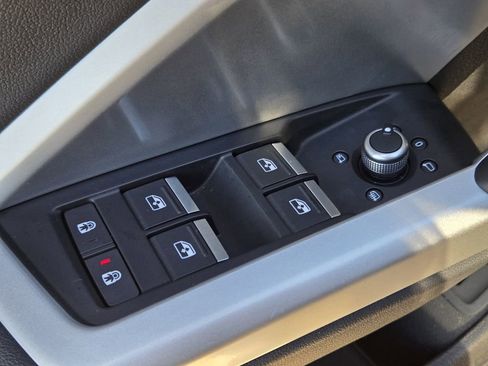 Used 2023 Audi Q3 2.0T Premium Plus w/ Premium Plus Package image 27